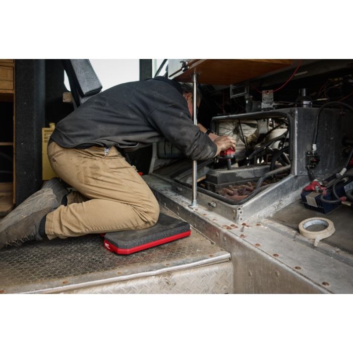 MILWAUKEE 48-73-6110 PACKOUT Kneeling Pad MILWAUKEE 48-73-6110 PACKOUT Kneeling Pad