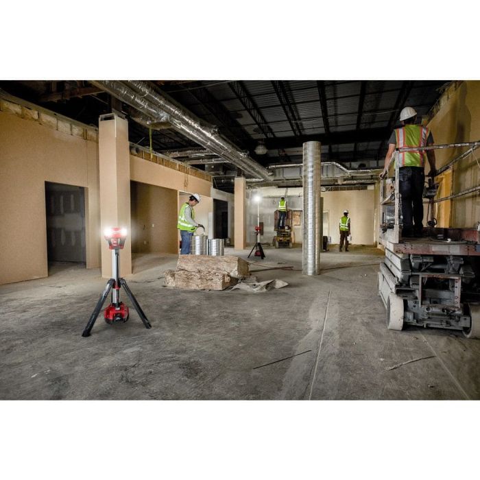 MILWAUKEE M18 HOSALC-0 ASIA M18™ 6000 Max Lumens High Output Stand Area Light / Charger (BARE UNIT)