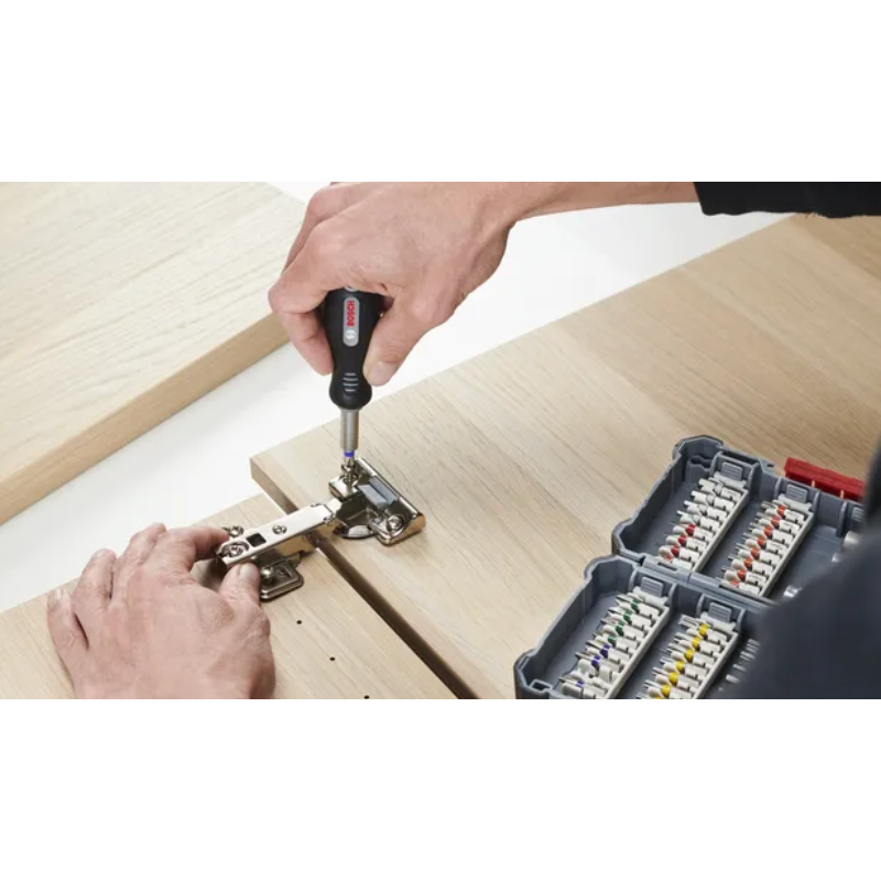 EXCLUSIVE BOSCH SCREW BIT SET WITH SCREWDRIVER, 45PCS IN TOUGH HARD CASE