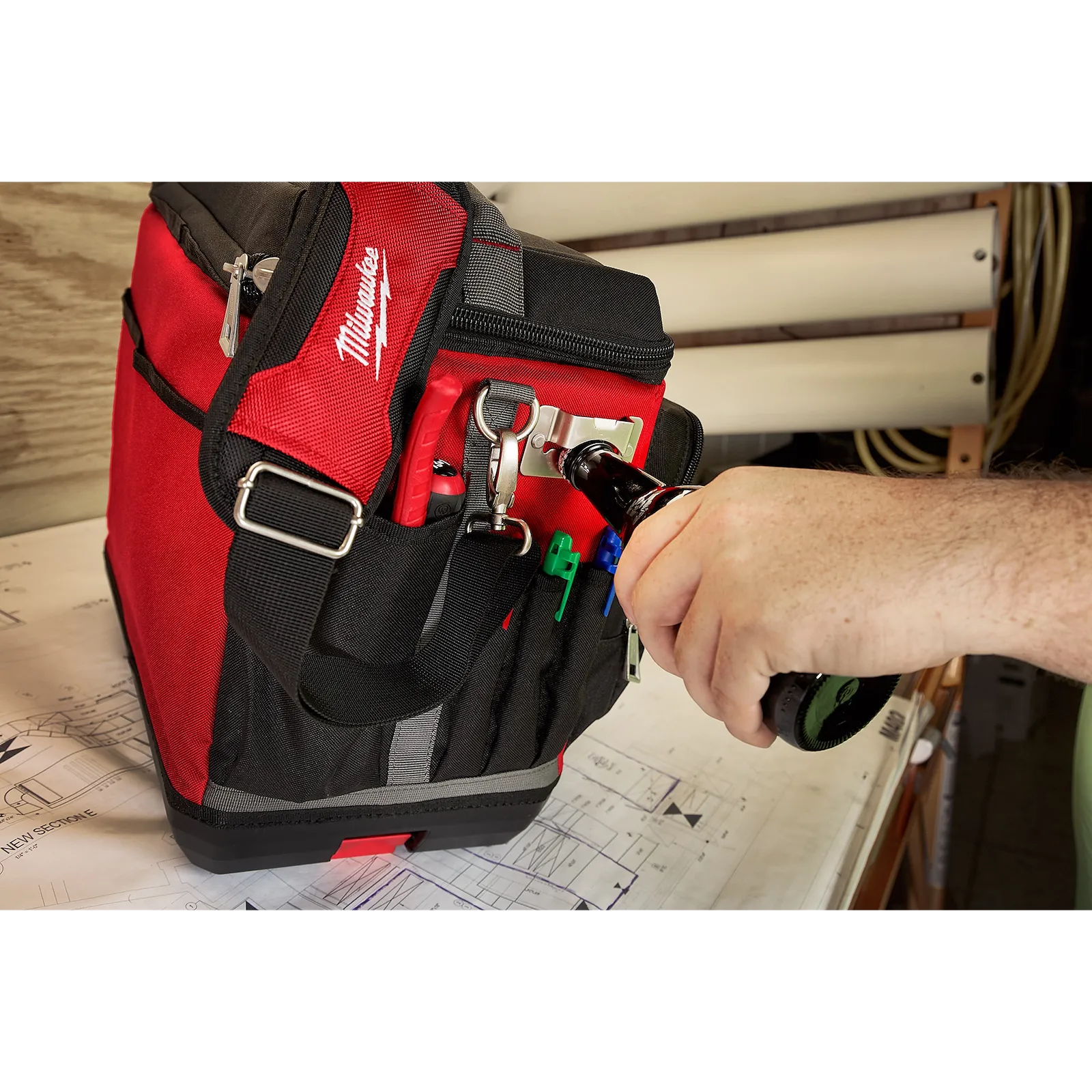 MILWAUKEE 48-22-8302 , PACKOUT™ Cooler
