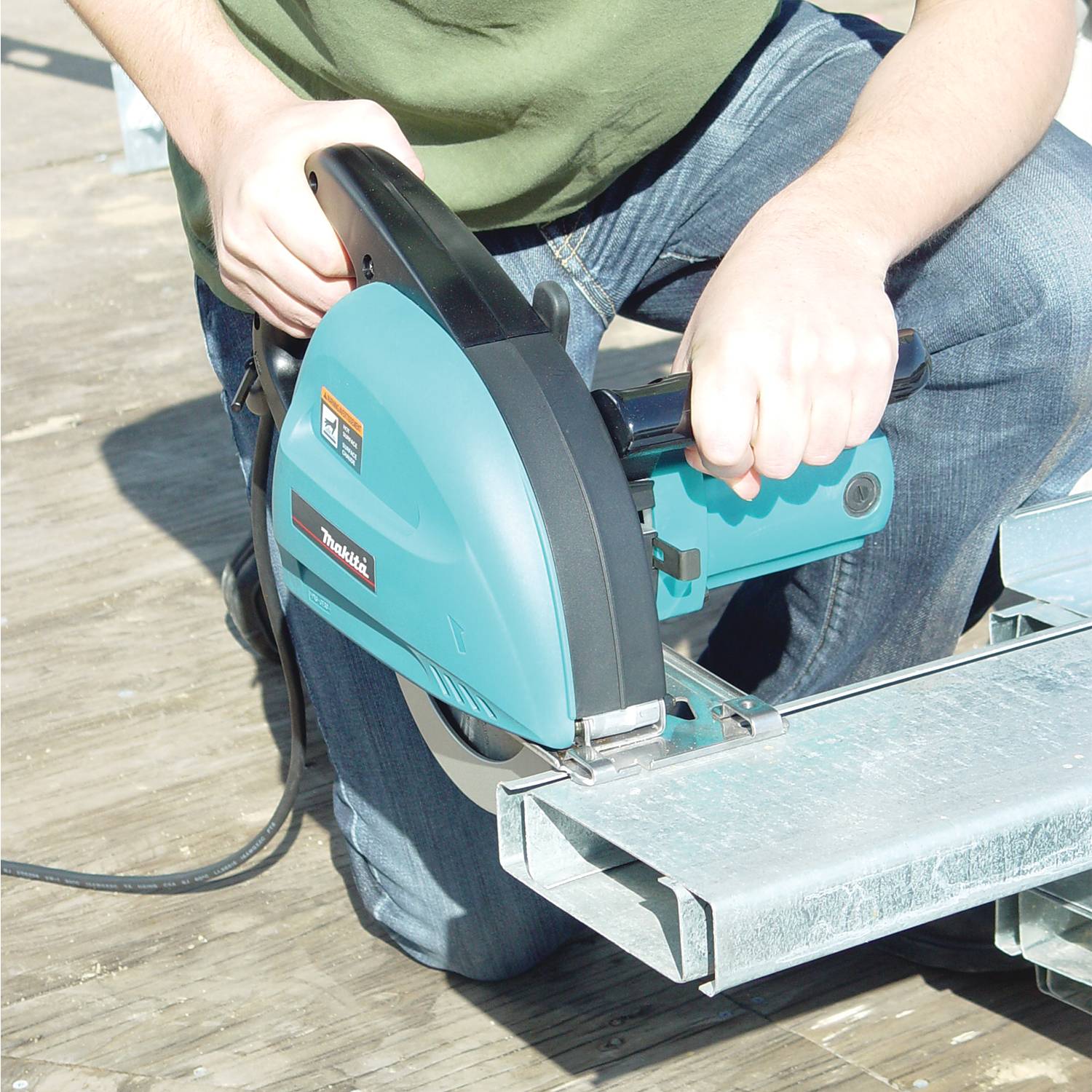 MAKITA 4131 CORDED METAL CUTTER Secondary image