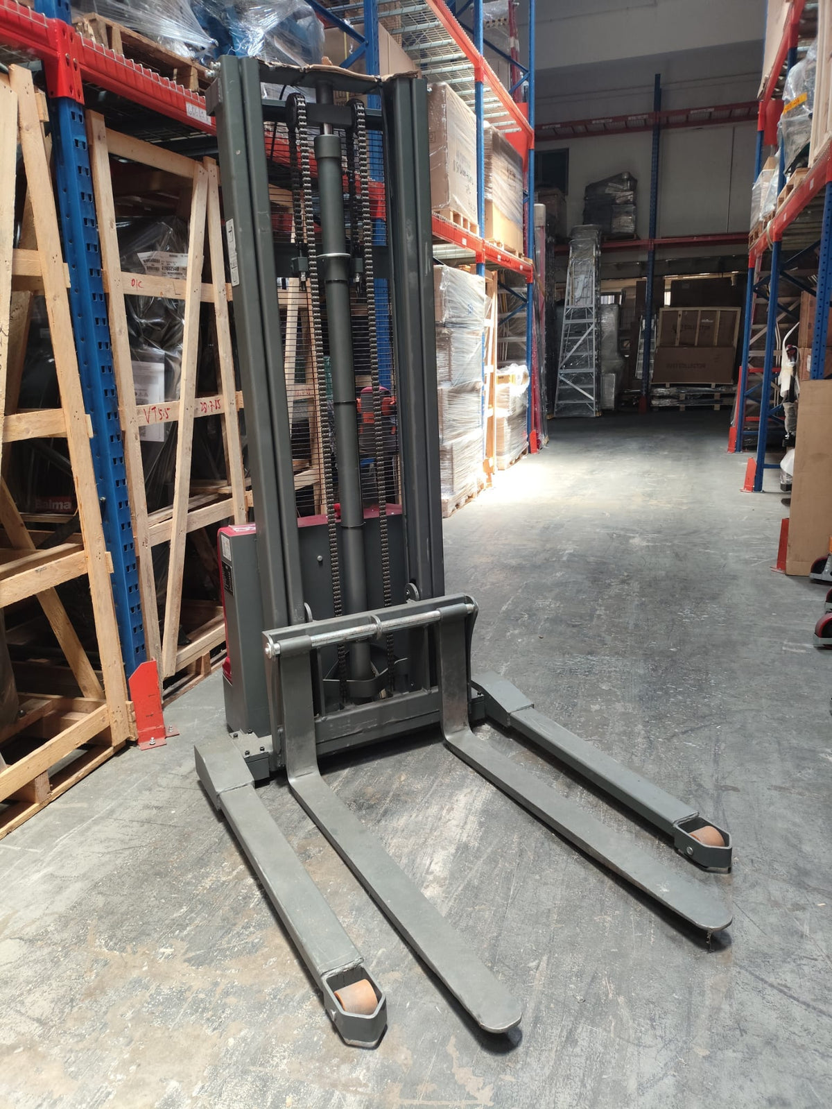 AIKO SELF-PROPELLED ELECTRIC ADJUSTABLE WIDE LEG STACKER (CDD1530) FOR OPEN PALLET & CLOSE PALLET | MODEL: PT-AIKO1530A-N