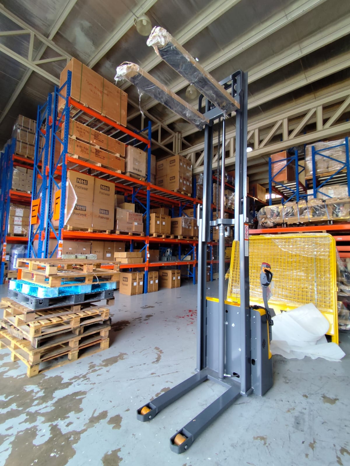 AIKO 3M FULL ELECTRICAL SELF-PROPELLED 1.5 TON STACKER FOR OPEN PALLET | MODEL : PT-AIKO1530E-3