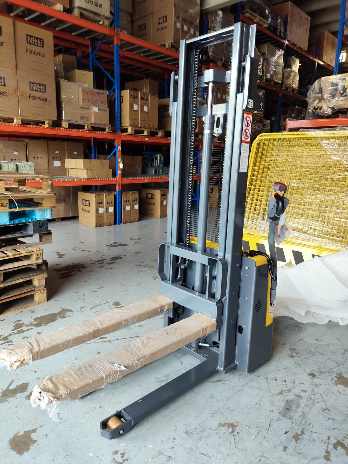 AIKO 3M FULL ELECTRICAL SELF-PROPELLED 1.5 TON STACKER FOR OPEN PALLET | MODEL : PT-AIKO1530E-3
