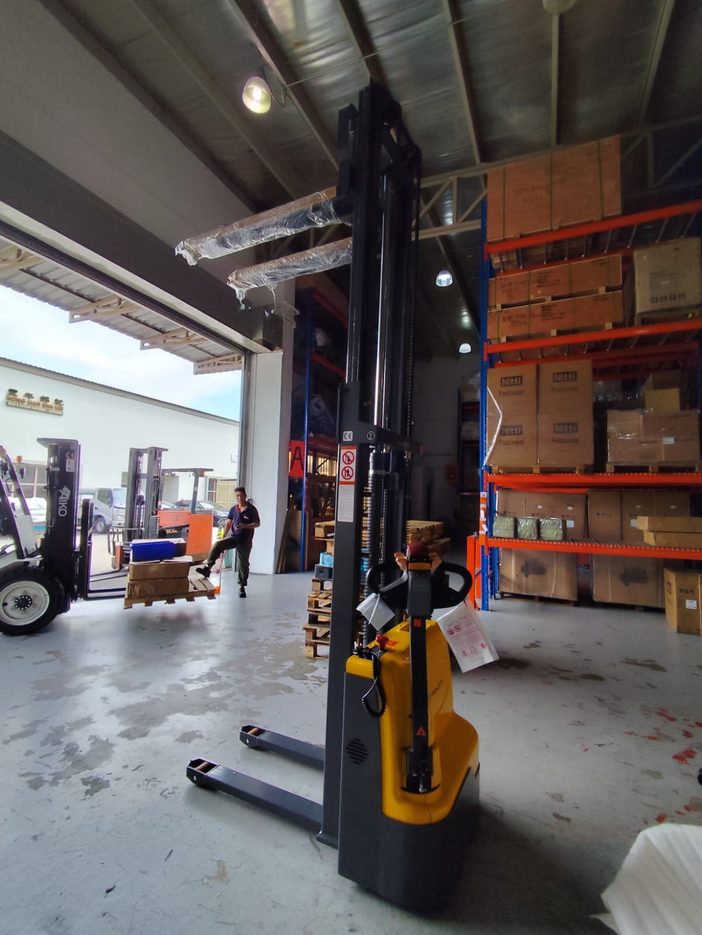 AIKO 3M FULL ELECTRICAL SELF-PROPELLED 1.5 TON STACKER FOR OPEN PALLET | MODEL : PT-AIKO1530E-3