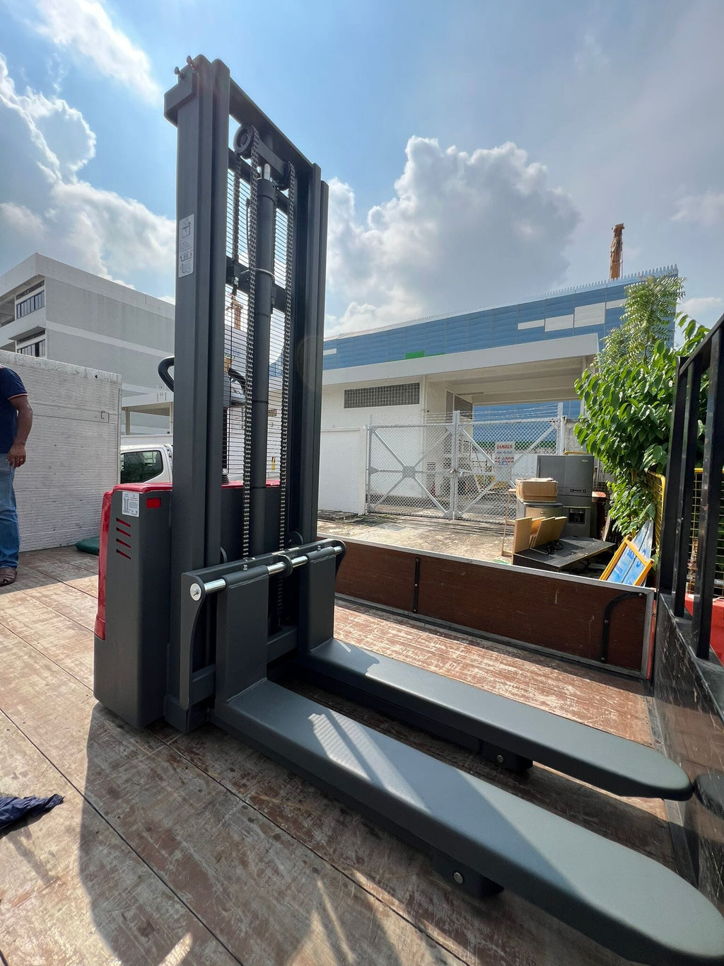 AIKO FULLY ELECTRIC STACKER 1.5 TON 3M (STAND TYPE) (FOR OPEN PALLET ONLY) | MODEL: PT-AIKO1530S-N