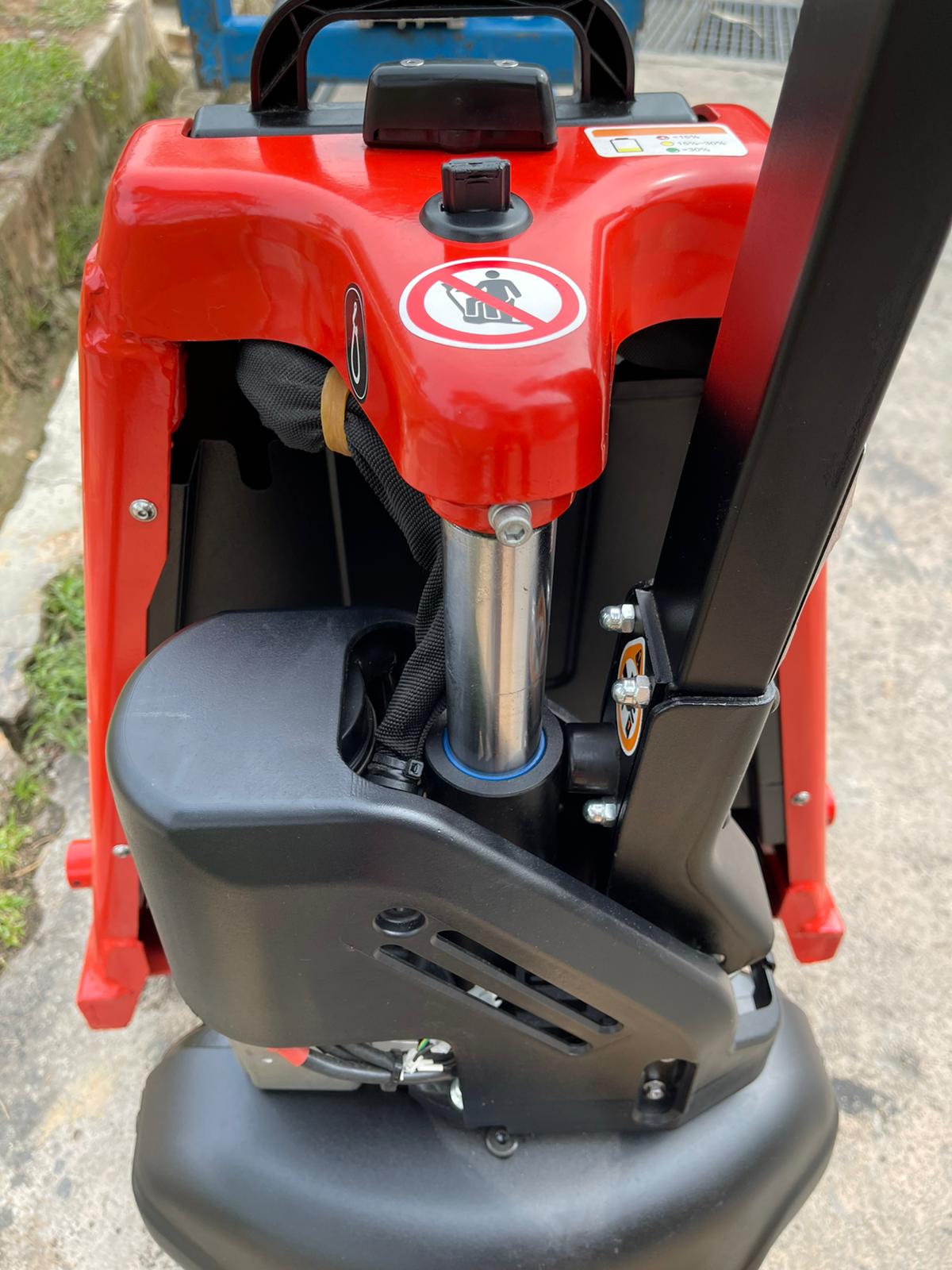 AIKO SELF-PROPELLED ELETRICAL PALLET TRUCK 1.5T (RED) | MODEL : PT-AIKO1531