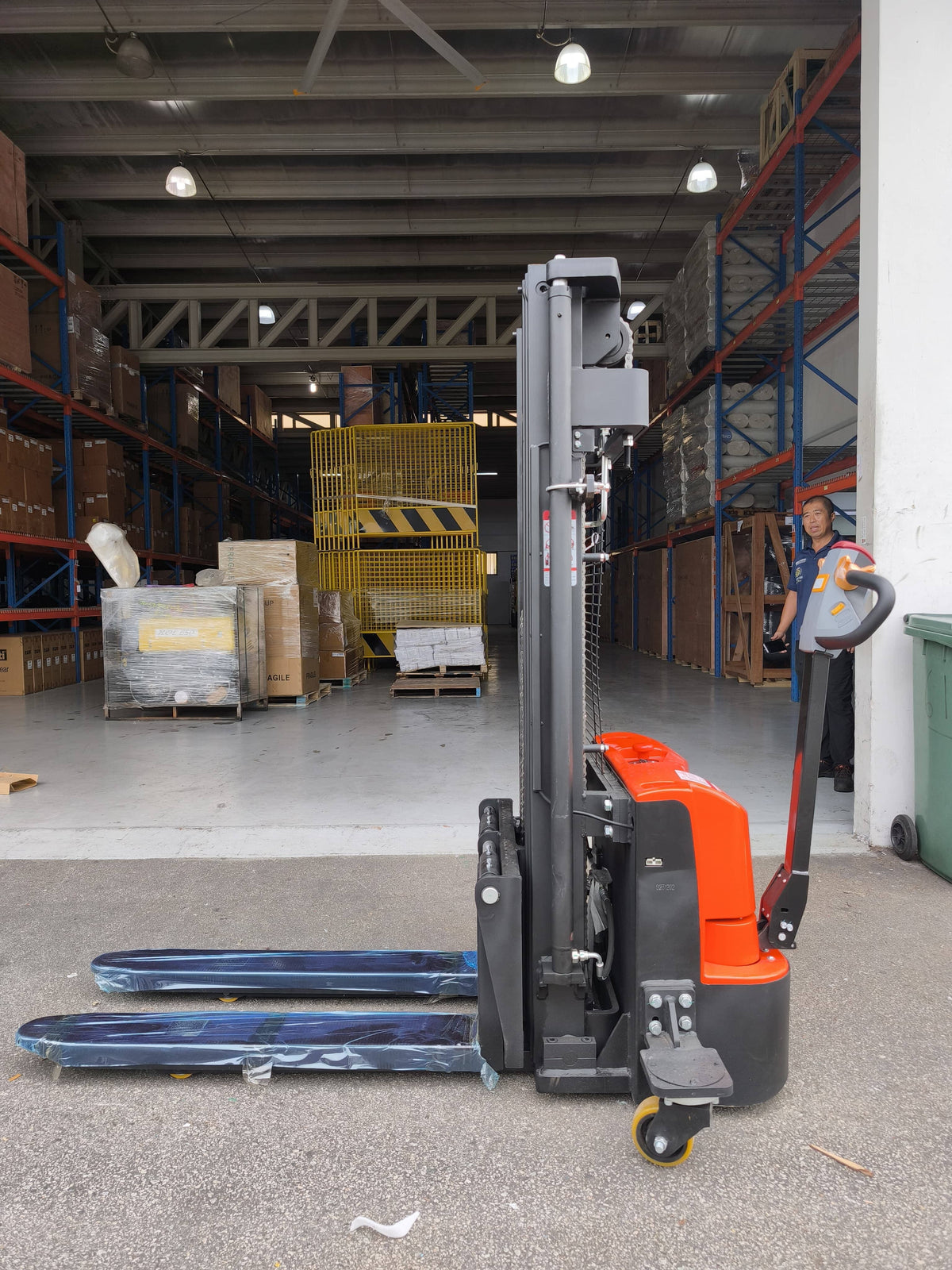 AIKO FULLY ELECTRICAL SELF PROPEL STACKER 1.5 TON X 4M (3 MAST) FOR OPEN PALLET | MODEL: PT-AIKO1540-3MS-N
