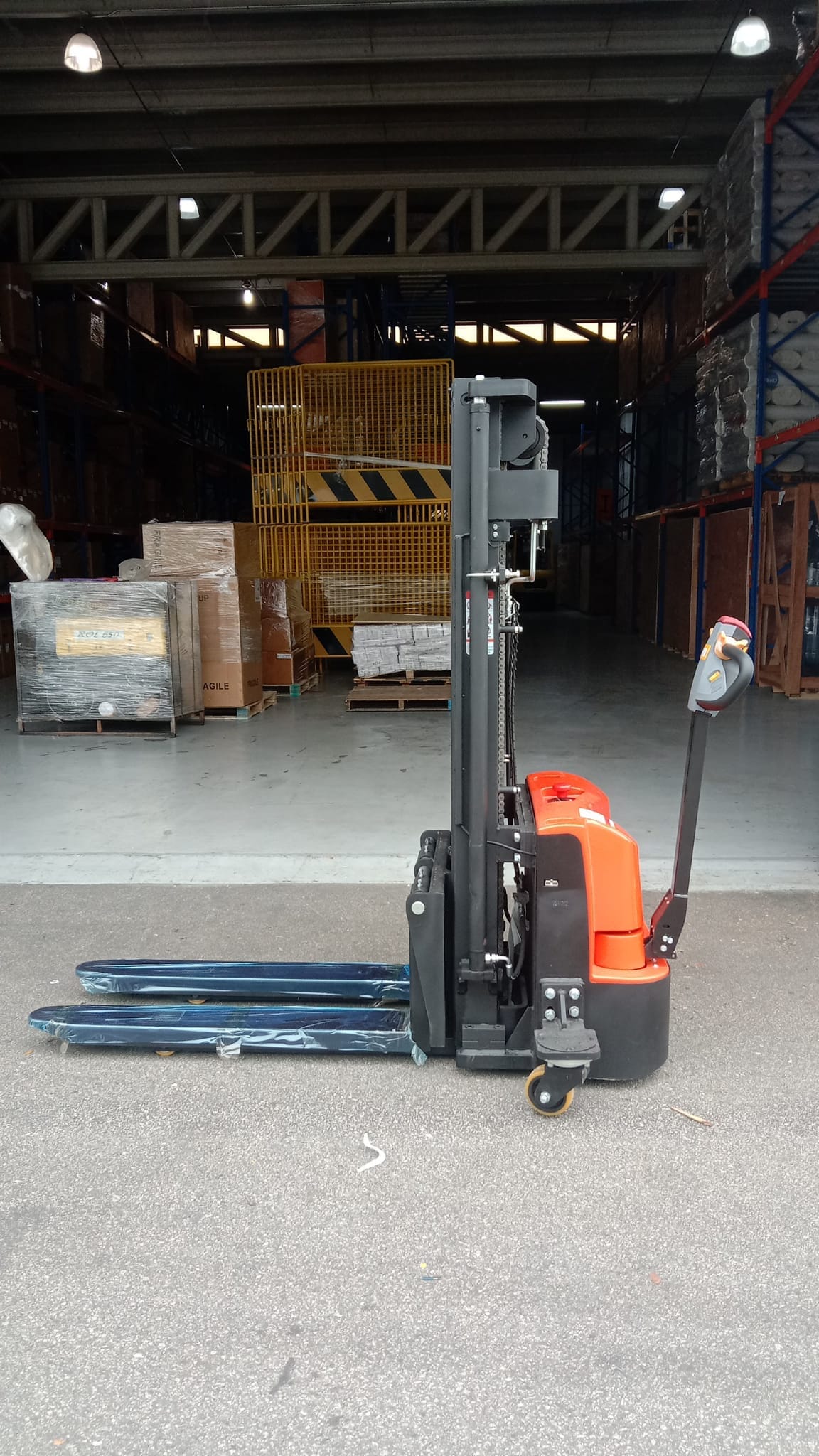 AIKO FULLY ELECTRICAL SELF PROPEL STACKER 1.5 TON X 4M (3 MAST) FOR OPEN PALLET | MODEL: PT-AIKO1540-3MS-N