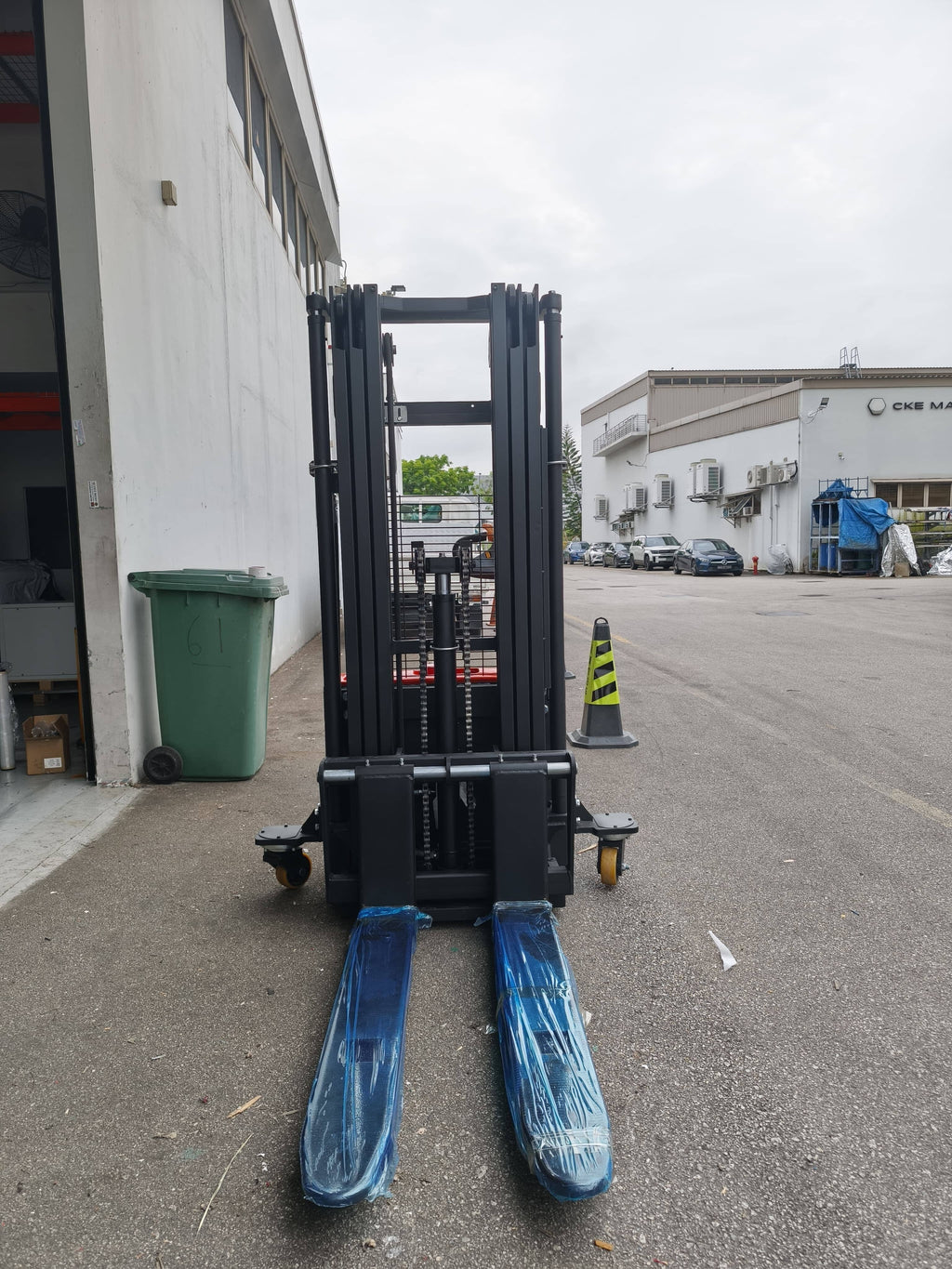 AIKO FULLY ELECTRICAL SELF PROPEL STACKER 1.5 TON X 4M (3 MAST) FOR OPEN PALLET | MODEL: PT-AIKO1540-3MS-N