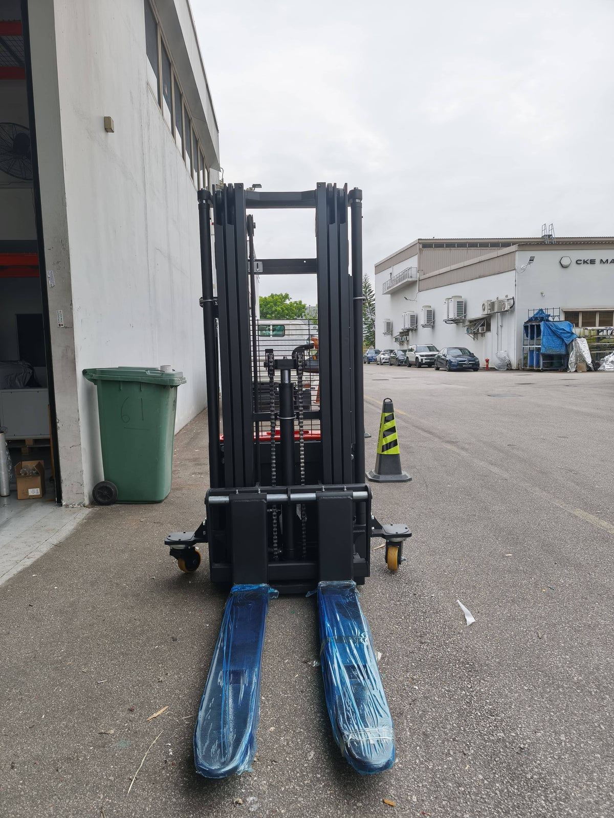 AIKO FULLY ELECTRICAL SELF PROPEL STACKER 1.5 TON X 4M (3 MAST) FOR OPEN PALLET | MODEL: PT-AIKO1540-3MS-N