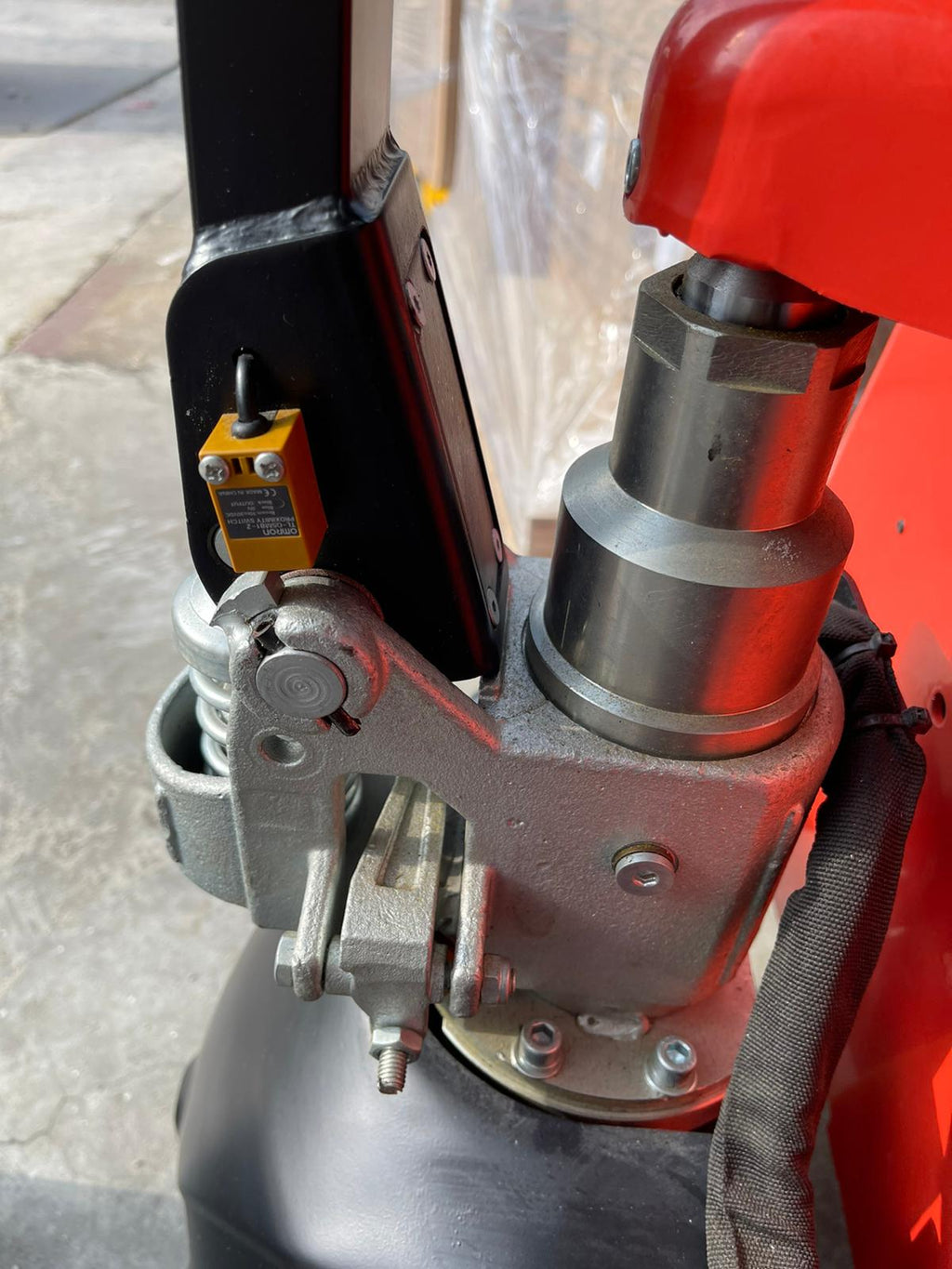 AIKO BATTERY PALLET TRUCK 2 T WIDE SEMI-ELECTRIC RED | MODEL : PT-BCD20J-B