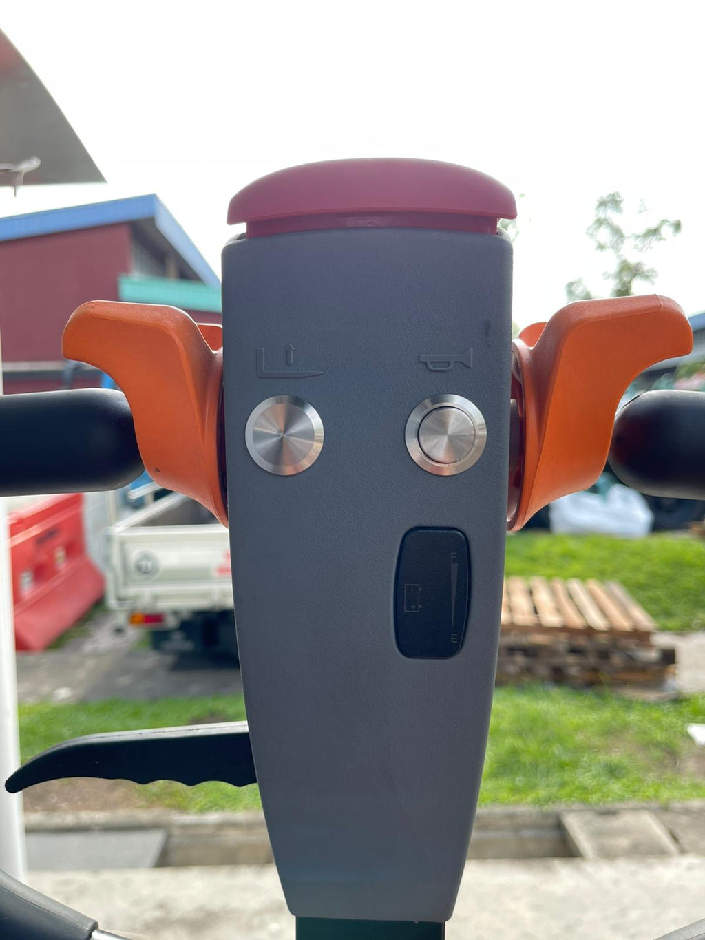 AIKO BATTERY PALLET TRUCK 2 T WIDE SEMI-ELECTRIC RED | MODEL : PT-BCD20J-B