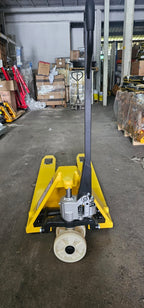 AIKO PALLET TRUCK 2TON 540*1150 51MM SINGLE NYLON - SUPER LOW | MODEL: PT-CBY2N-550L