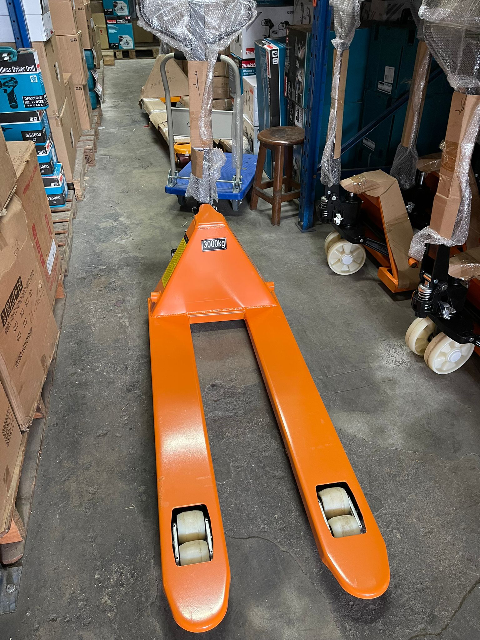 AIKO 3T 550*1150*85MM CBY SERIES DOUBLE NYLON YELLOW HAND PALLET TRUCK | MODEL: PT-CBY3N-550-2 Secondary image