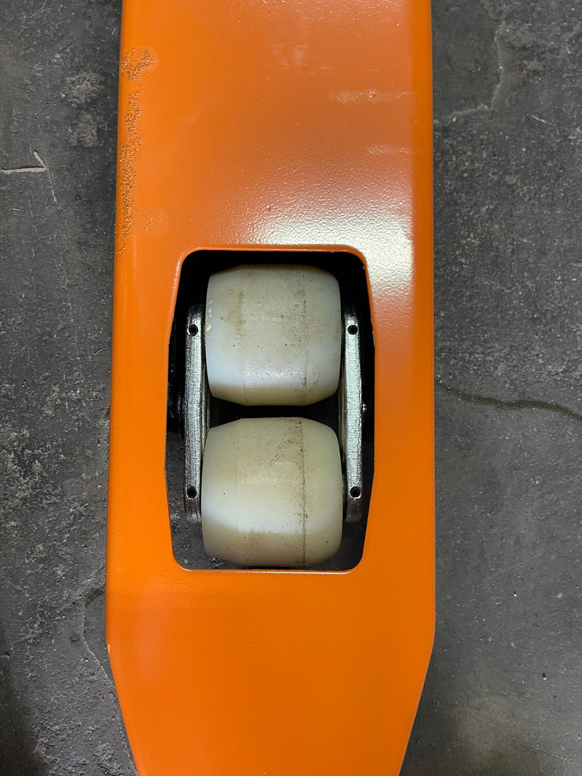 AIKO 3T 550*1150*85MM CBY SERIES DOUBLE NYLON YELLOW HAND PALLET TRUCK | MODEL: PT-CBY3N-550-2