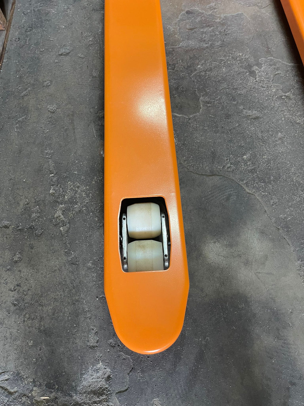 AIKO 3T 685*1220*85MM CBY SERIES DOUBLE NYLON PALLET TRUCK | MODEL : PT-CBY3N-685-2