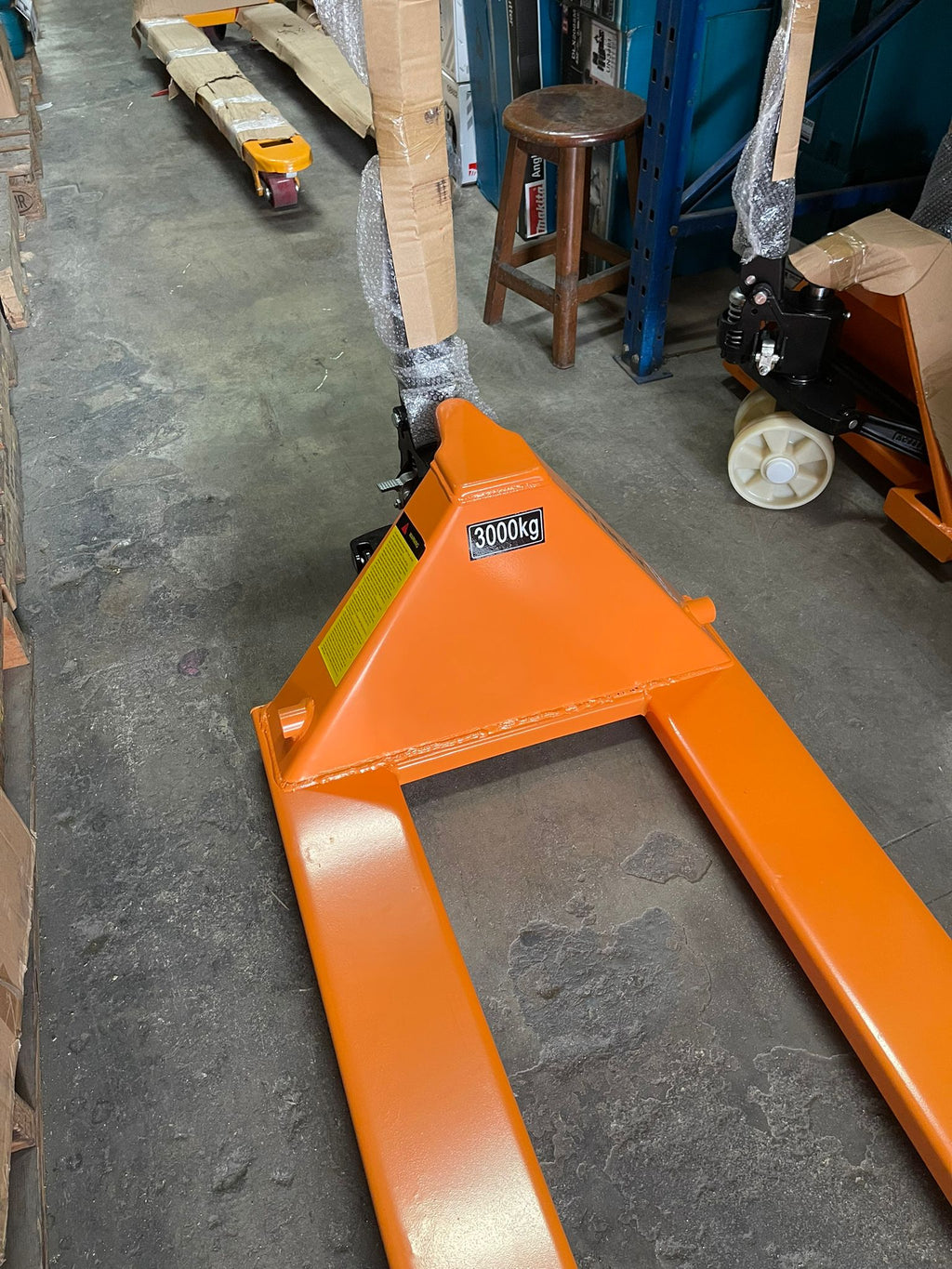AIKO 3T 685*1220*85MM CBY SERIES DOUBLE NYLON PALLET TRUCK | MODEL : PT-CBY3N-685-2