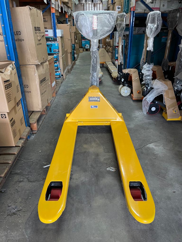 AIKO 3TON PALLET TRUCK 685X1220X85MM DOUBLE PU YELLOW HAND | MODEL : PT-CBY3P-685-2 Secondary image