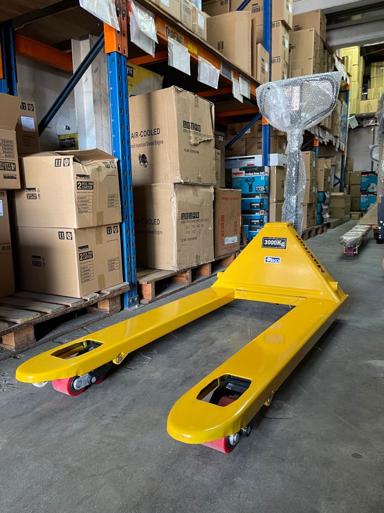 AIKO 3TON PALLET TRUCK 685X1220X85MM DOUBLE PU YELLOW HAND | MODEL : PT-CBY3P-685-2