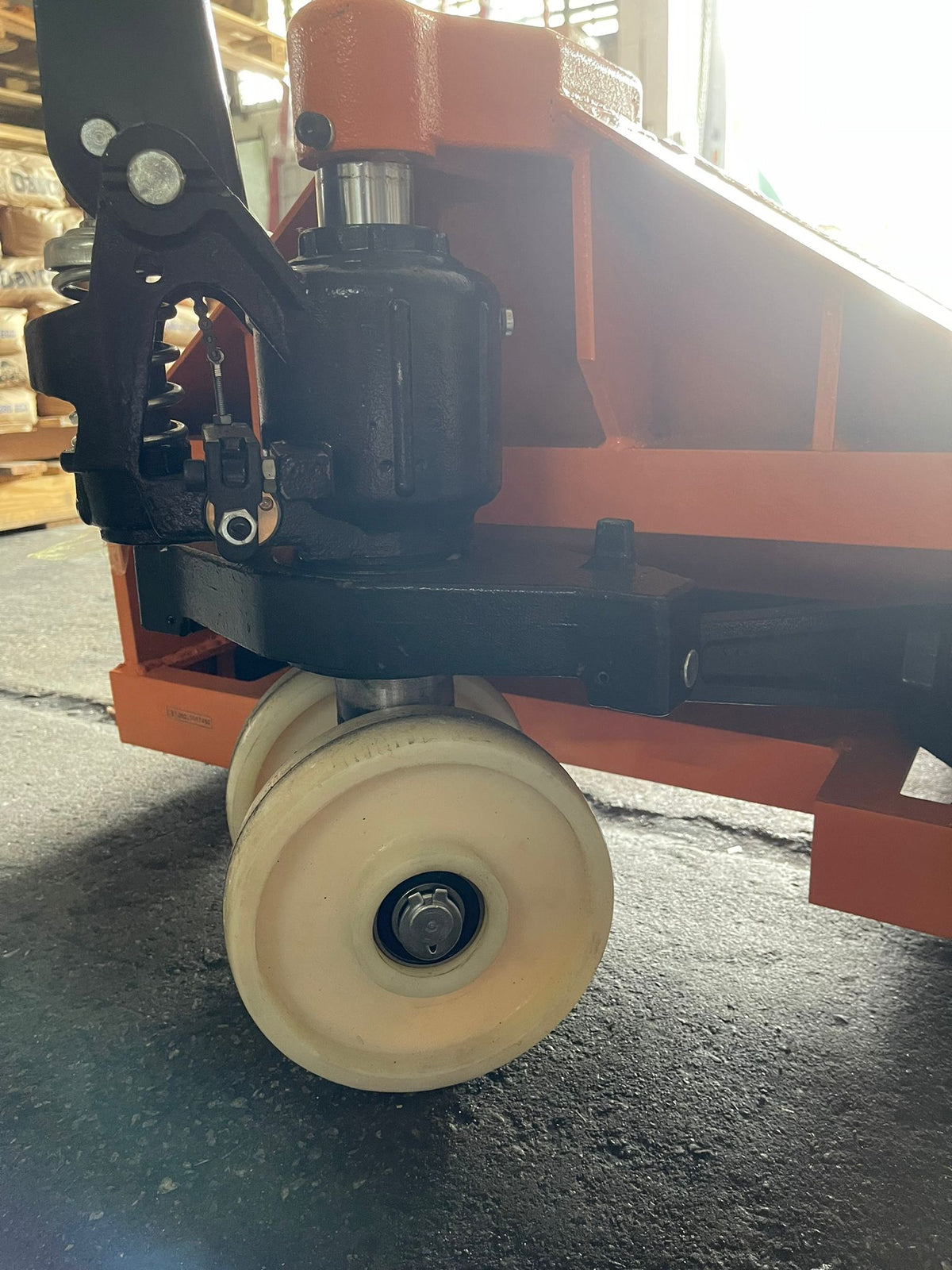 AIKO PALLET TRUCK 5T 660*1220 DOUBLE NYLON (FORK 85-200MM WHEEL 80*70MM) #WDF | MODEL: PT-CBY5N