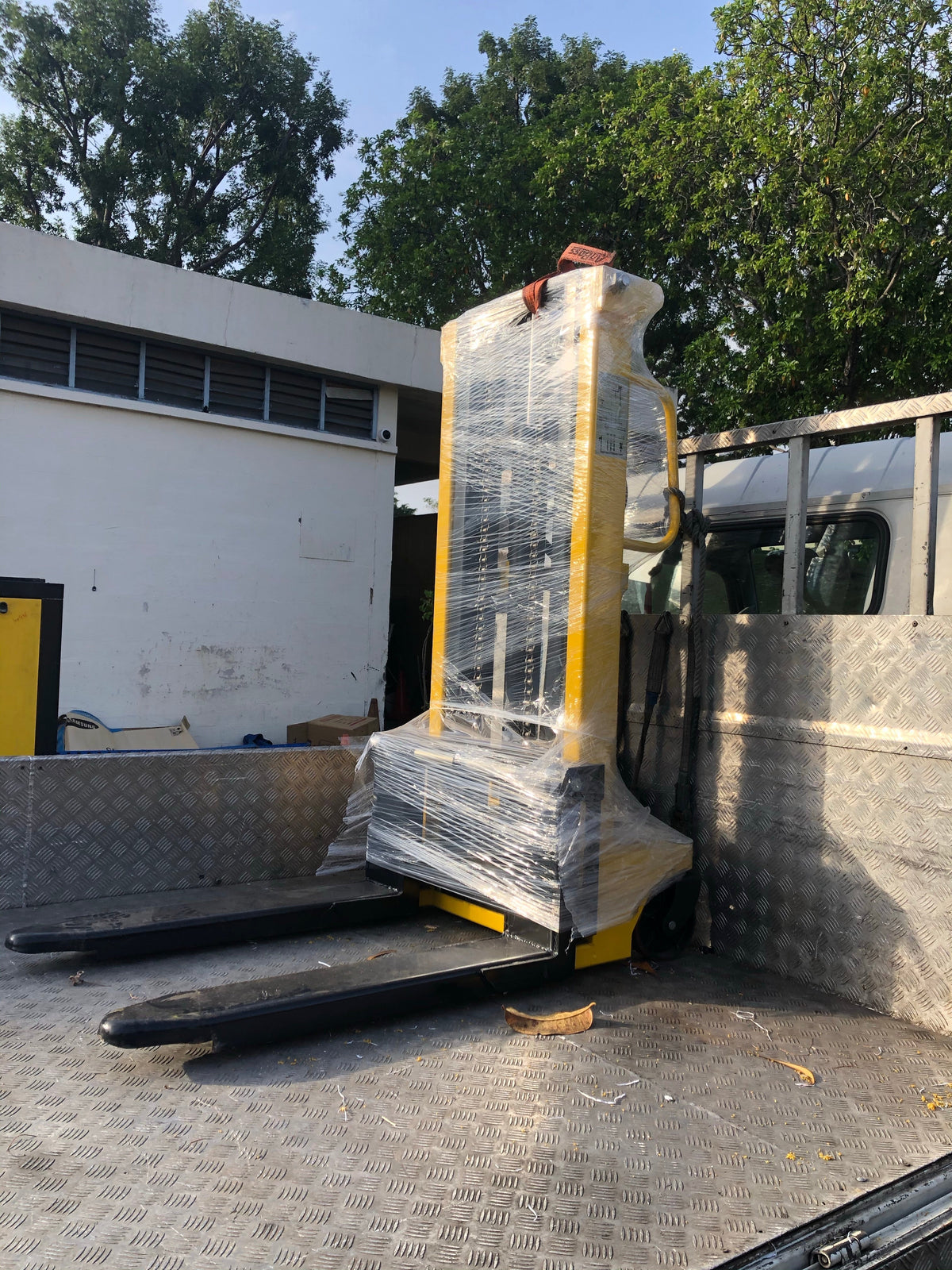 AIKO 1.5TON, 2.5M SEMI-ELECTRIC STACKER PU WHEEL FOR OPEN PALLET | MODEL : PT-CTD1.5/2.5