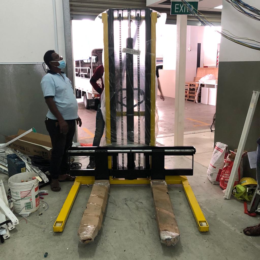 AIKO WIDE LEGS MANUAL (HAND) STACKER NYLON WHEEL | MODEL : PT-CTY-EW1T/2M