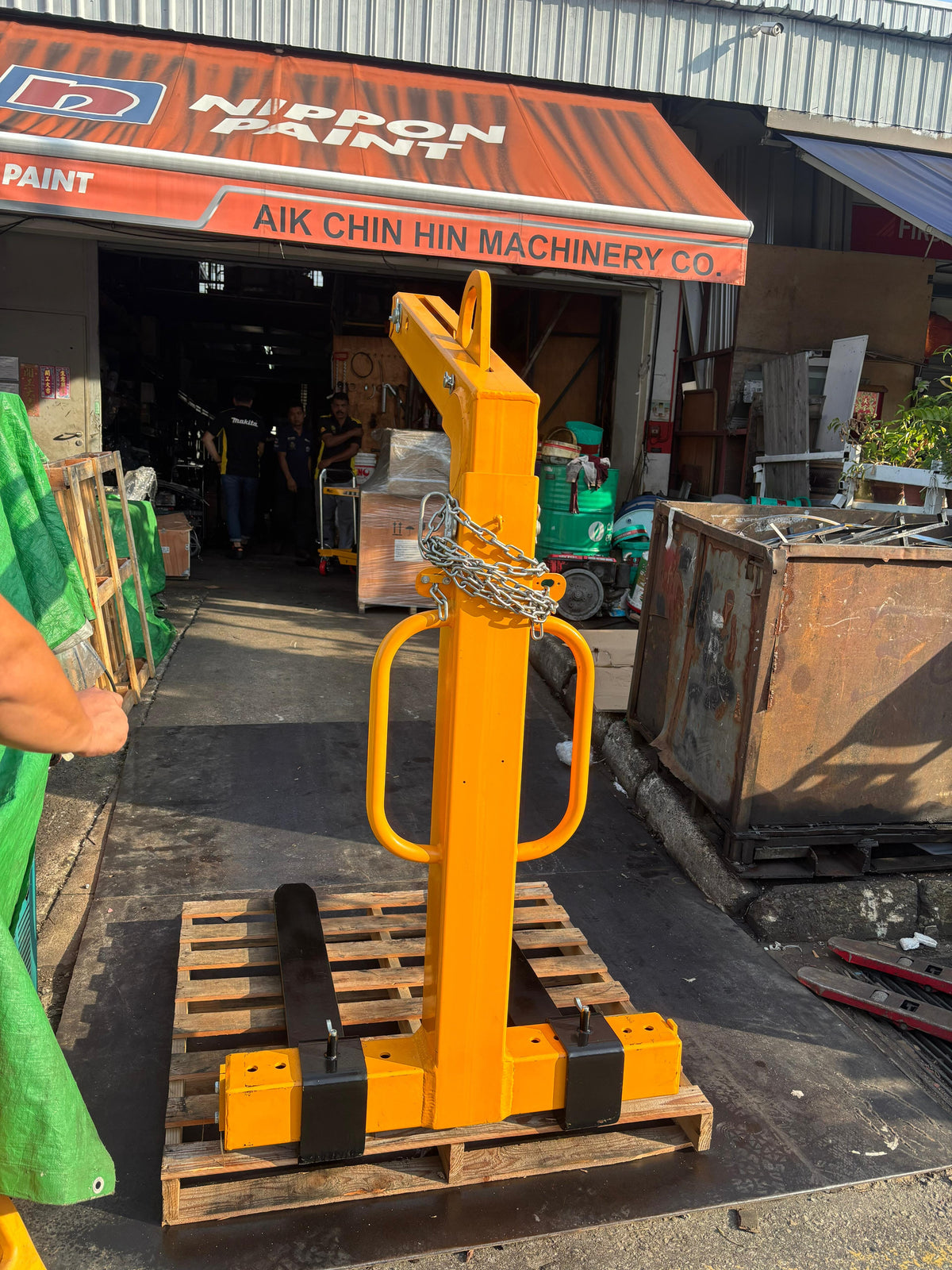 AIKO 2 TON SELF-BALANCING HEAD CRANE FORK PALLET LIFTER | MODEL : PT-CY20 (PALLET MUST BE 1M LENGTH)