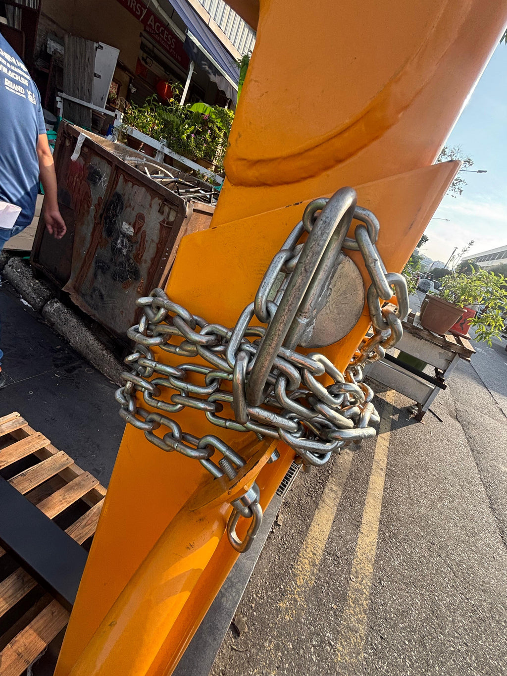 AIKO 2 TON SELF-BALANCING HEAD CRANE FORK PALLET LIFTER | MODEL : PT-CY20 (PALLET MUST BE 1M LENGTH)