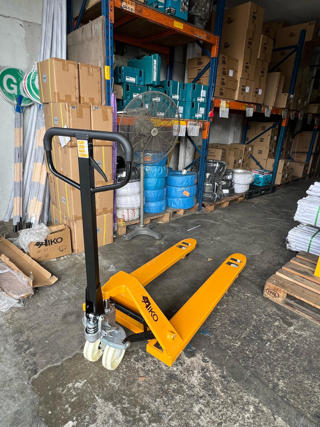 AIKO PALLET TRUCK 3T 685*1220*85MM DOUBLE NYLON #BF | MODEL: PT-N3N-685-2