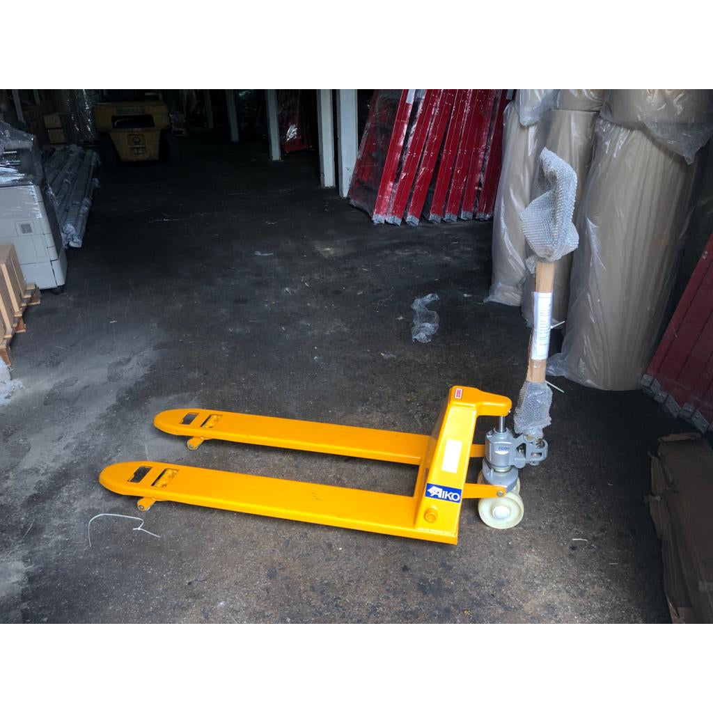 AIKO 2T X 51MM SUPER LOW PALLET TRUCK WITH SINGLE NYLON WHEEL, 540 X 1150MM | MODEL : PT-W2N-540L Main image