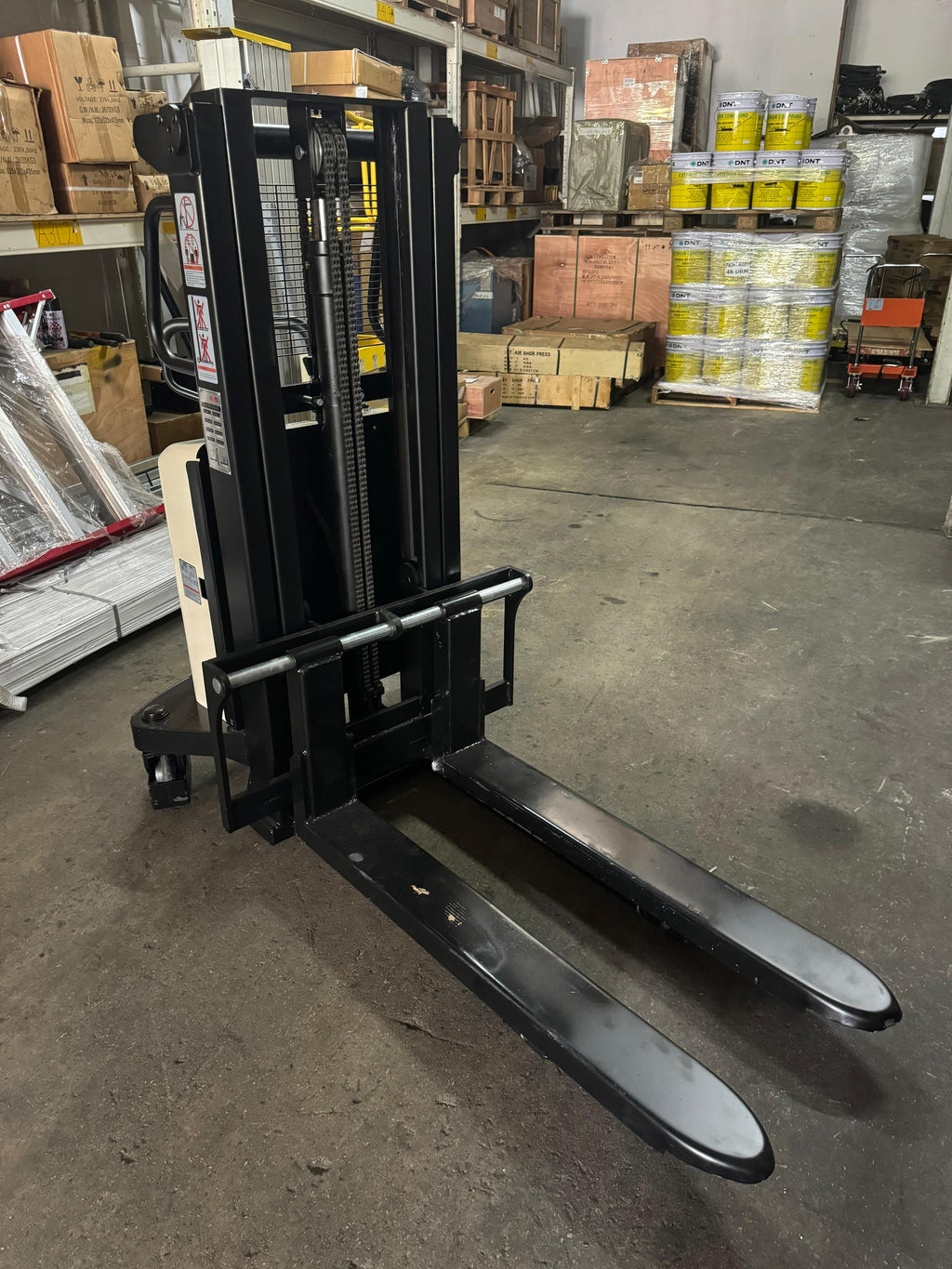 AIKO SEMI-ELECTRIC STACKER 2 TON 2M FOR OPEN PALLET | MODEL : PT-WSEM-2020