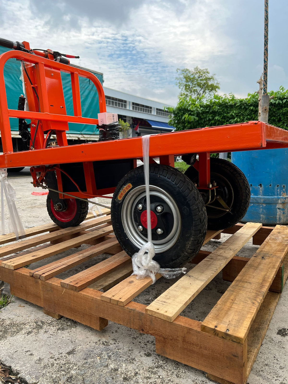 AIKO BATTERY FLAT PLATFORM TROLLEY MINI DUMPER 48V20A | MODEL : TRL-E-DUMPER-F