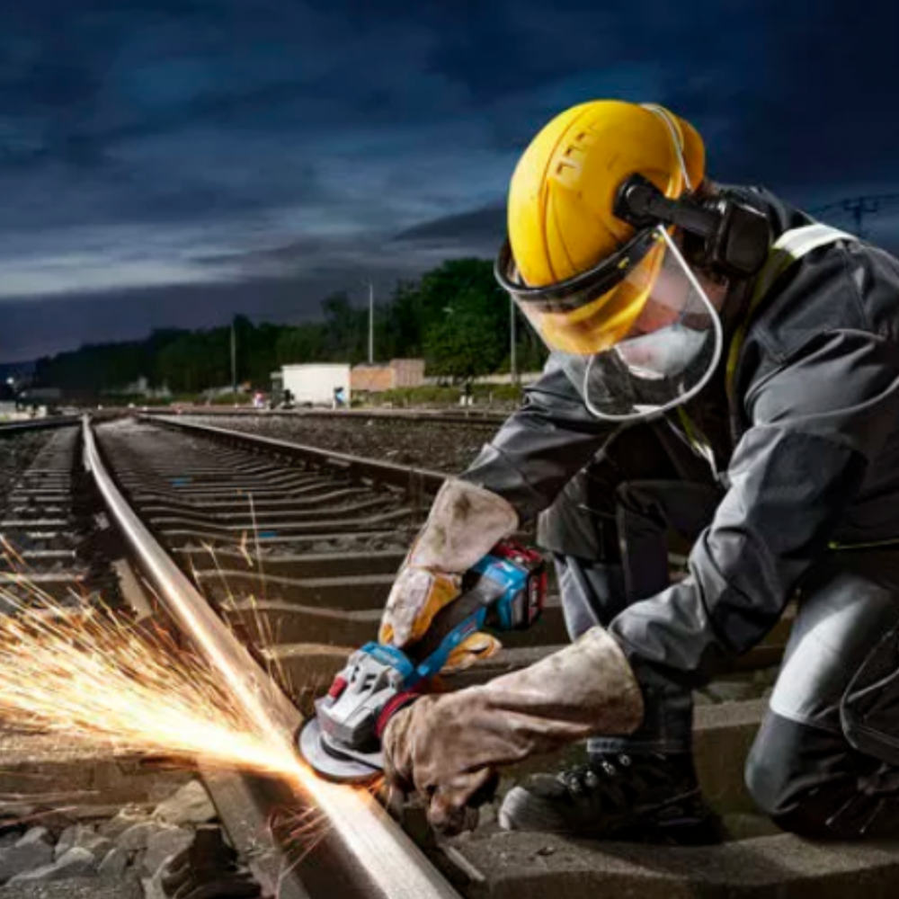 BOSCH GWS 18V-11S PROFESSIONAL CORDLESS ANGLE GRINDER 1100W BARE UNIT