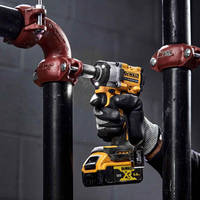 DEWALT DCF922D2 20V XR ATOMIC CORDLESS BRUSHLESS 1/2" IMPACT WRENCH 2.0AH