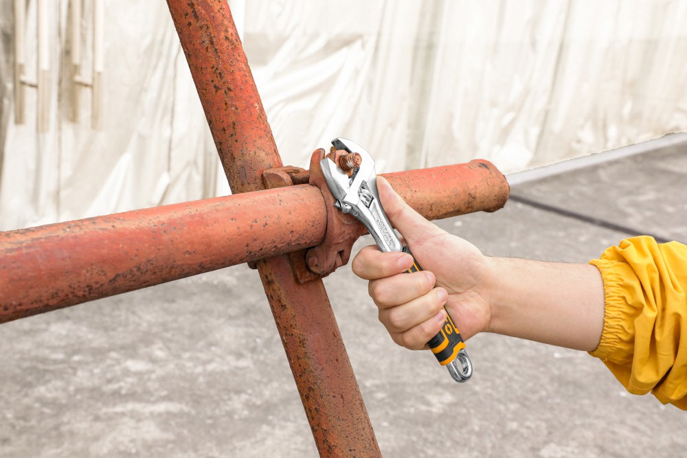 INGCO SOFT HANDLE CR.V ADJUSTABLE WRENCH