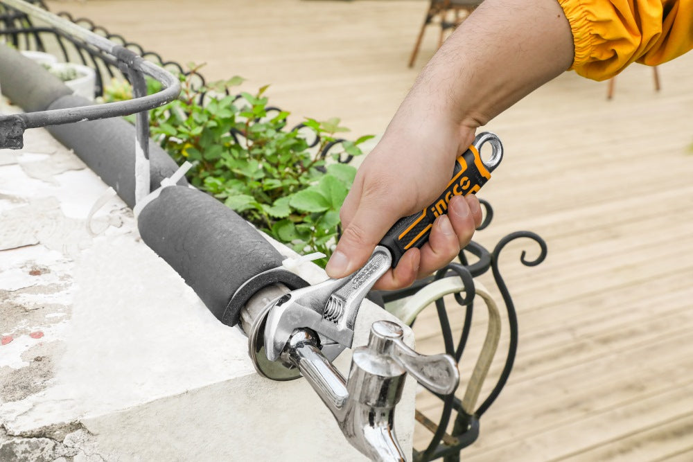 INGCO SOFT HANDLE CR.V ADJUSTABLE WRENCH
