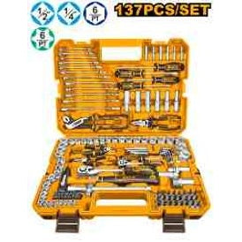INGCO 137PCS COMBINATION HAND TOOL SET HKTHP21371 Main image