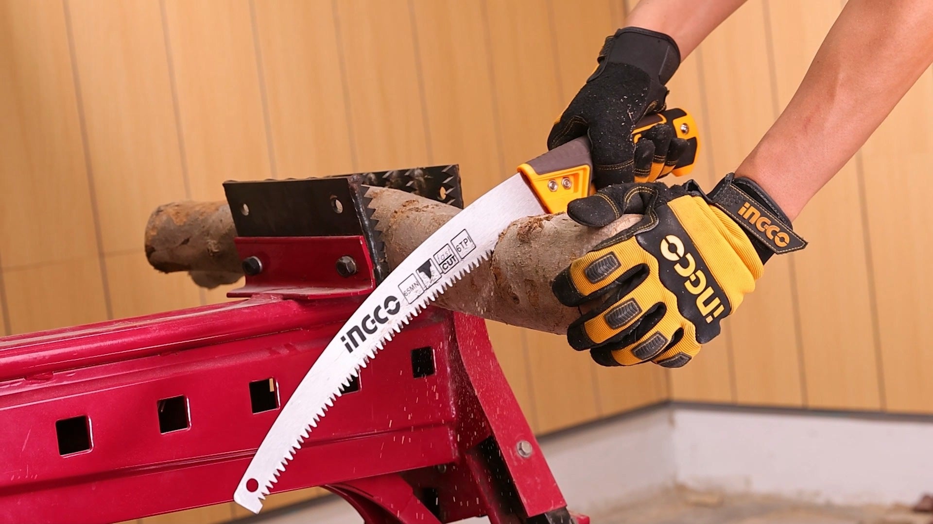 INGCO FAST CUT PURNING SAW W/SHEATH 330MM HPS3306 Secondary image