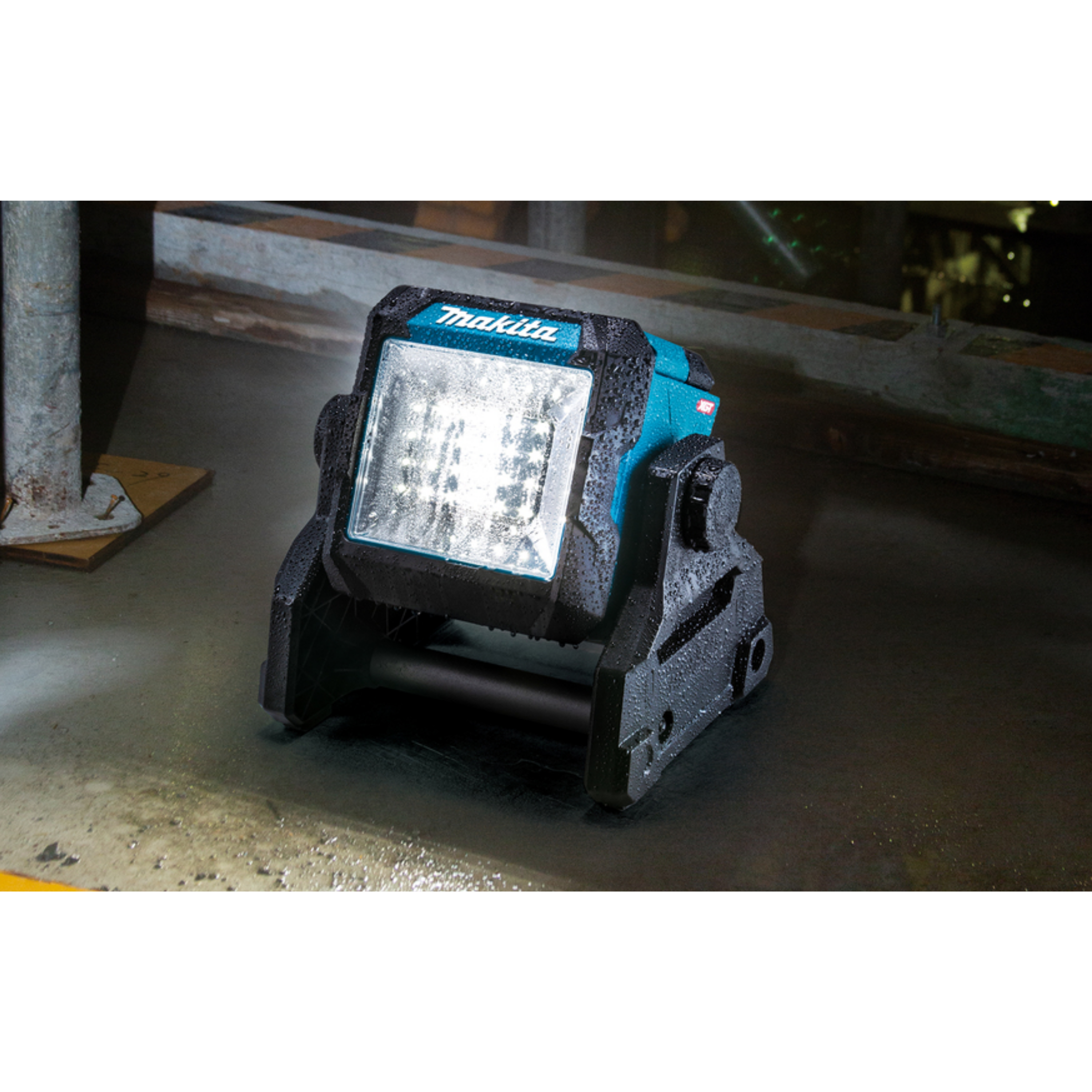 MAKITA ML003G, 40V/18V CORDLESS LED WORKLIGHT, 1,100 LUMENS