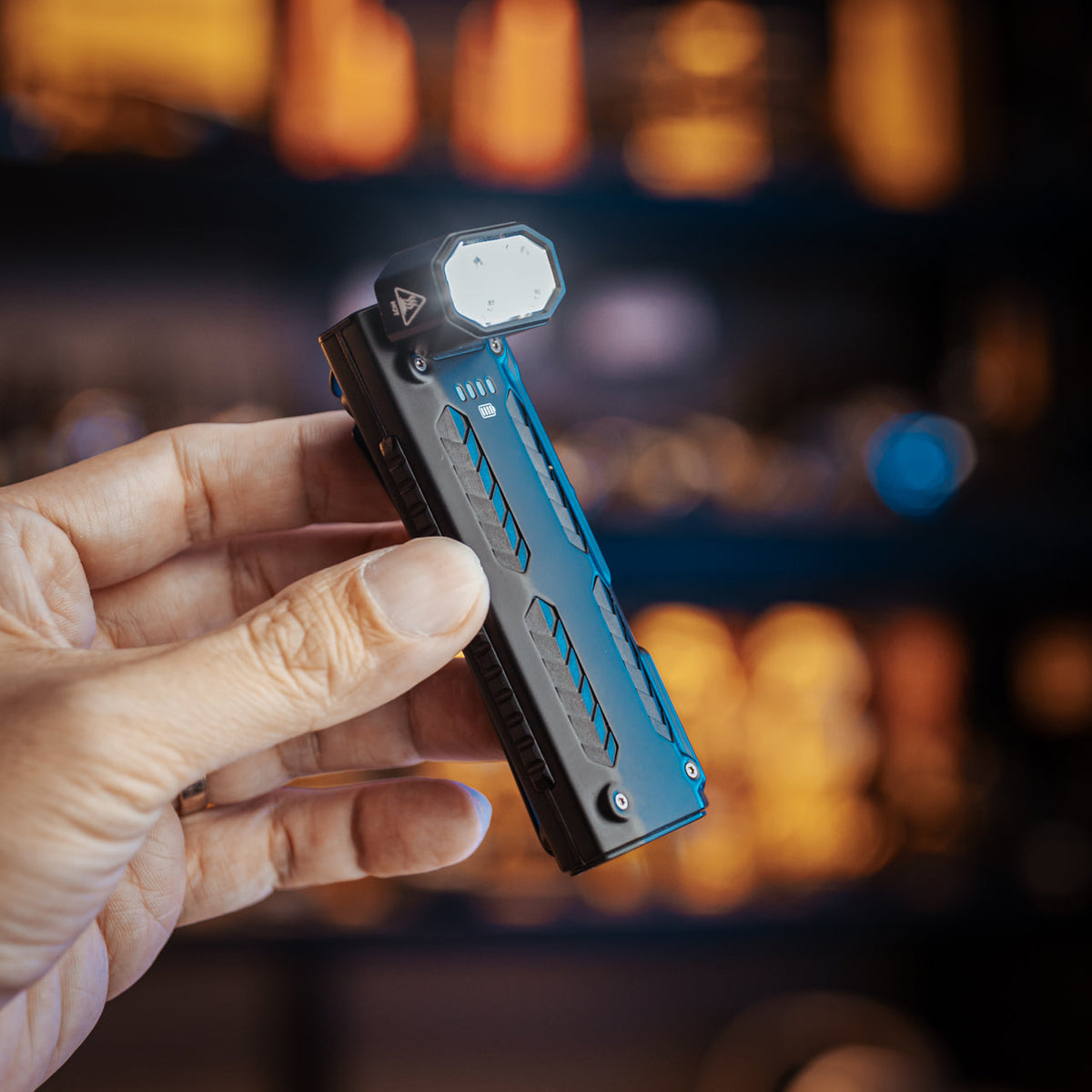 NITECORE EDC09 - 1600 LUMENS (L-ANGLE)