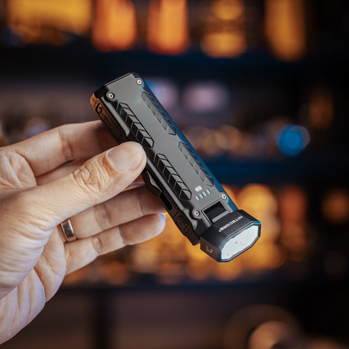 NITECORE EDC09 - 1600 LUMENS (L-ANGLE)