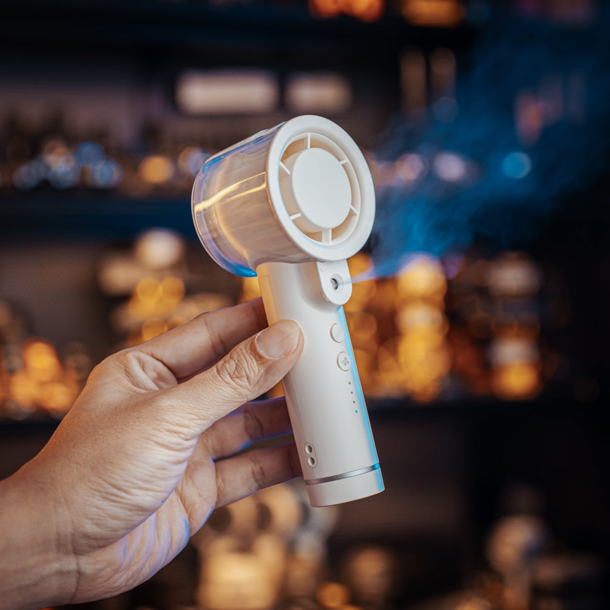 NITECORE IZZCOOL 20 (WHITE) - HANDHELD AIR CONDITIONER FAN (2,000MAH) Main image