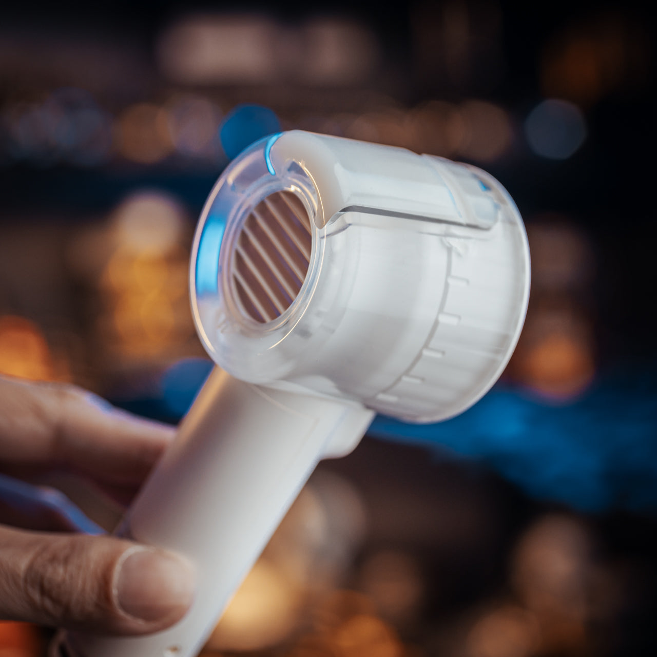 NITECORE IZZCOOL 20 (WHITE) - HANDHELD AIR CONDITIONER FAN (2,000MAH) Secondary image