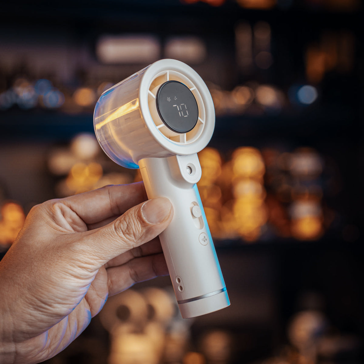 NITECORE IZZCOOL 20 PRO (WHITE) - HANDHELD AIR CONDITIONER FAN (5,000MAH) Main image