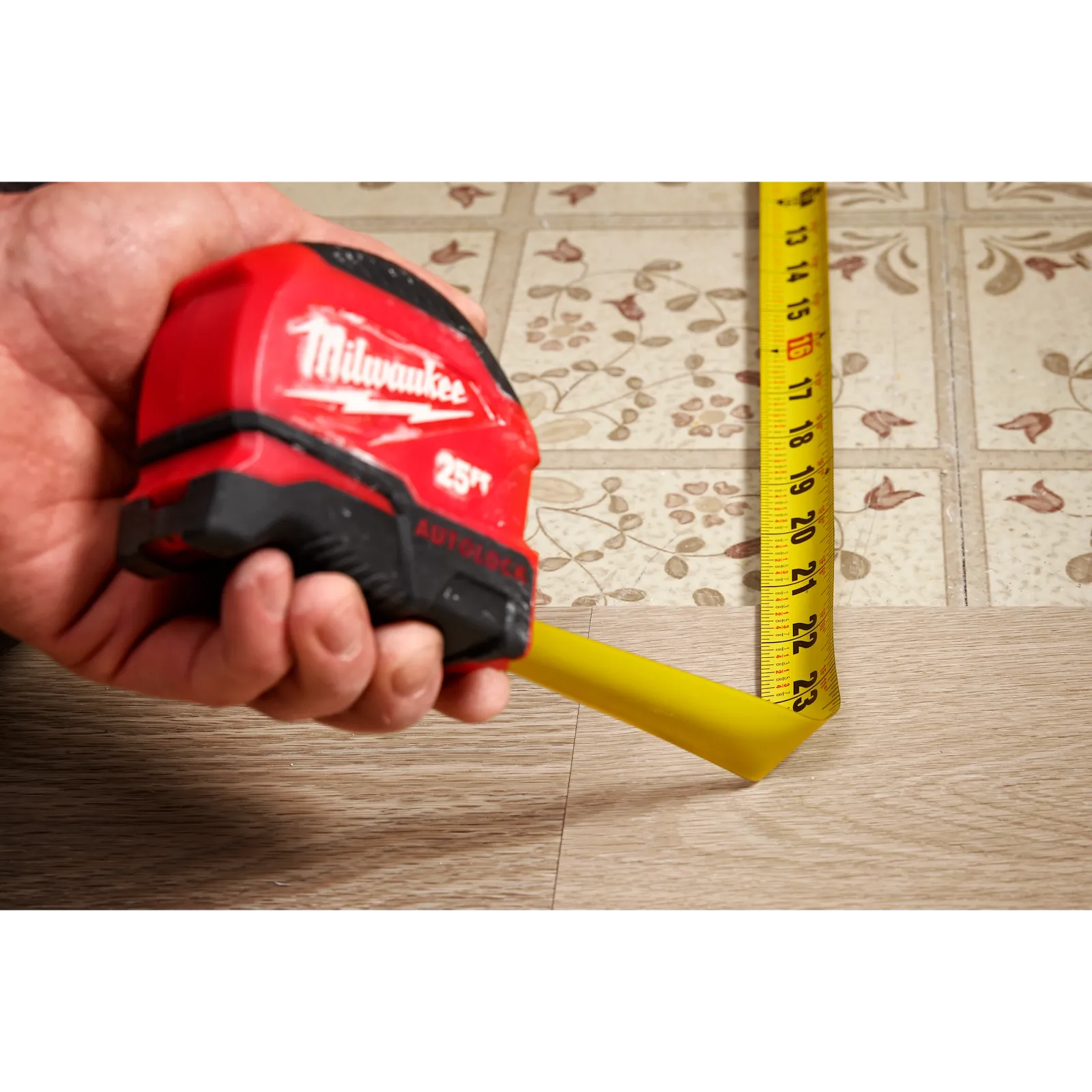 MILWAUKEE 48-22-1817V , 5m/16ft Auto-Lock Tape Measure