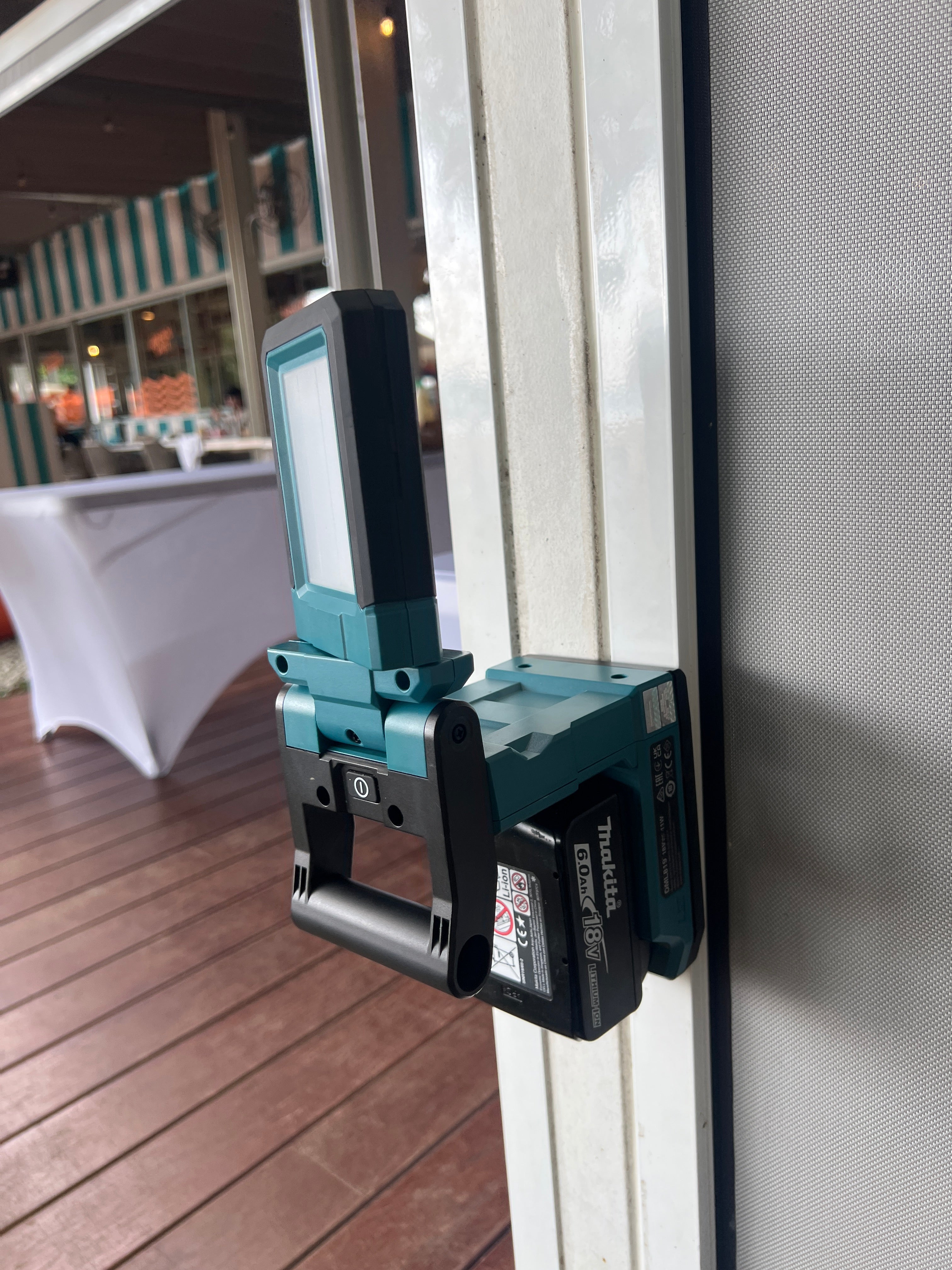 MAKITA DML819 18V LXT LED MAGNETIC WORK LIGHT (BARE UNIT) Main image