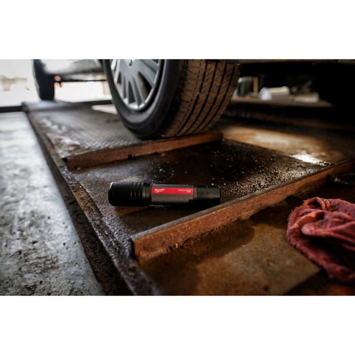MILWAUKEE L4 FL2000-301 ASIA L4 B3 2000 Max Lumens USB Rechargeable Slide Focus Flashlight