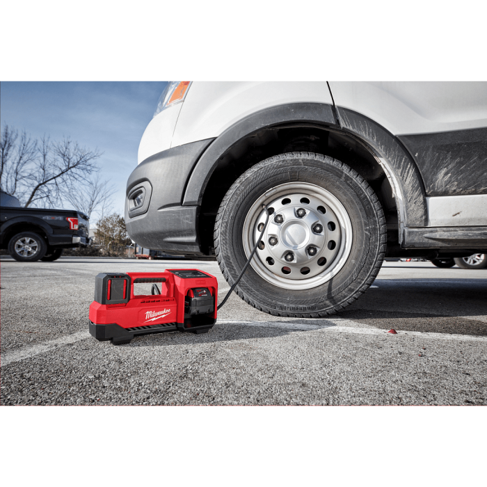 MILWAUKEE M18 BI-0 APJ M18™ 10.3 Bar / 150 PSI Inflator (BARE UNIT)